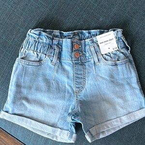 Girls Mini mom shorts.